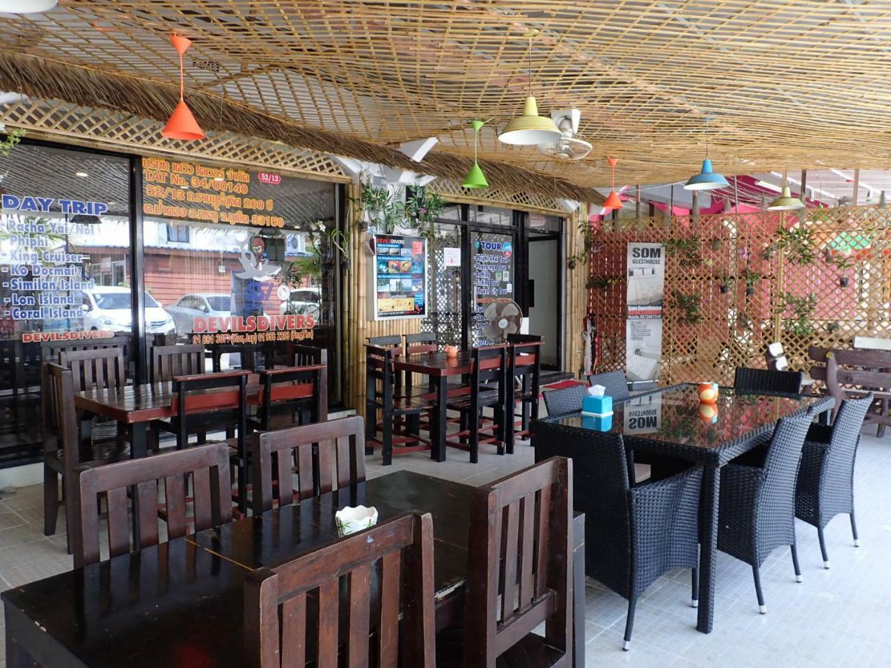 Som Guesthouse Patong Buitenkant foto