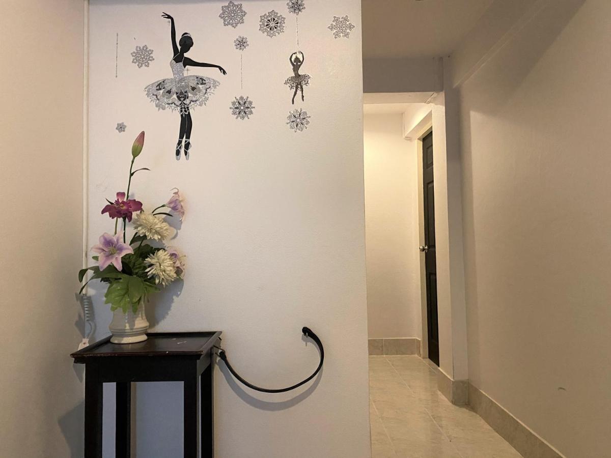 Som Guesthouse Patong Buitenkant foto