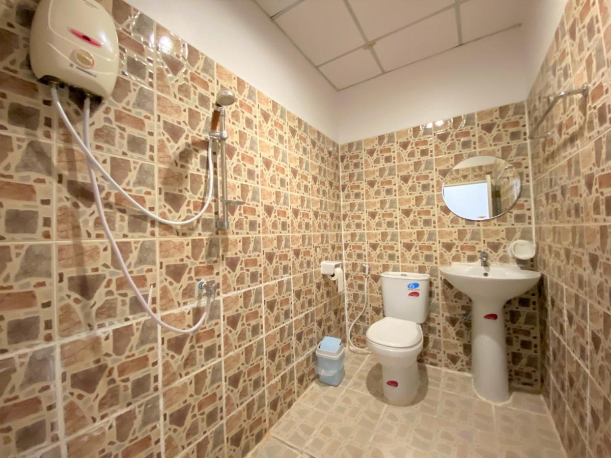 Som Guesthouse Patong Buitenkant foto