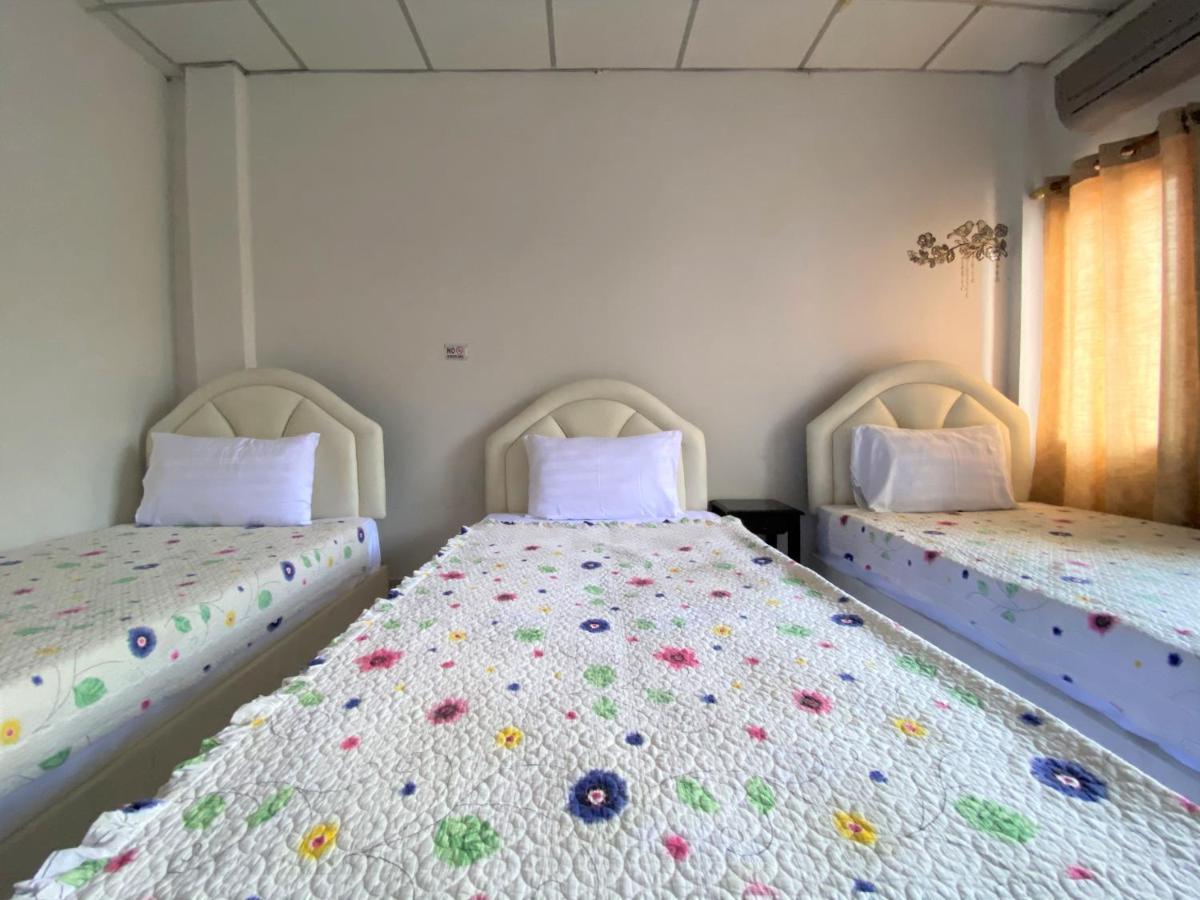 Som Guesthouse Patong Buitenkant foto